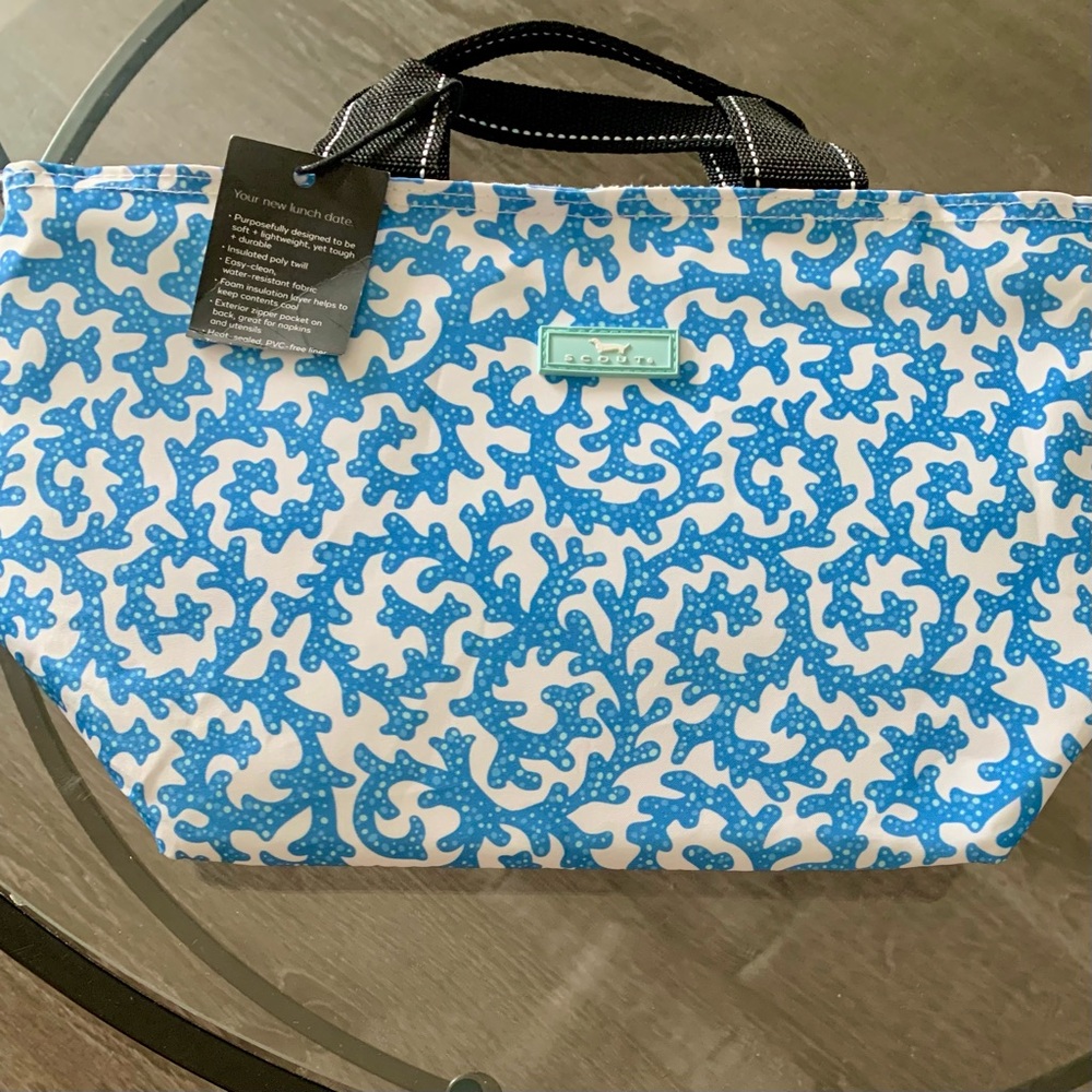 Scout Coral Pattern Insulated Lunch Tote in Blue and White NWT